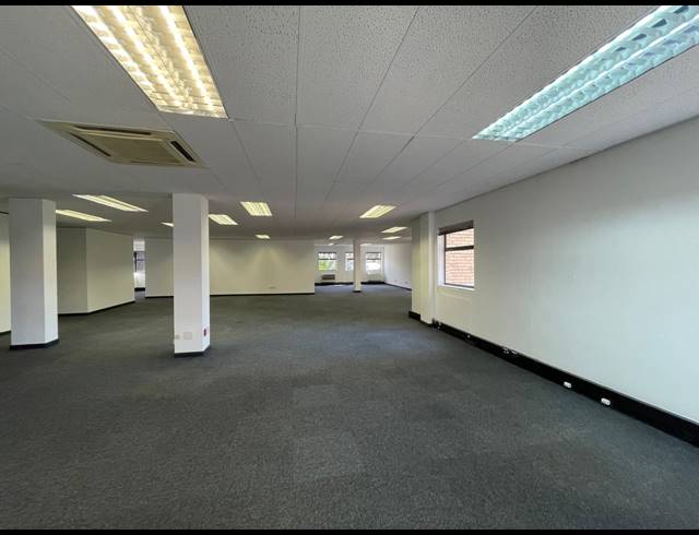 361M² OFFICE TO LET IN BRYANSTON